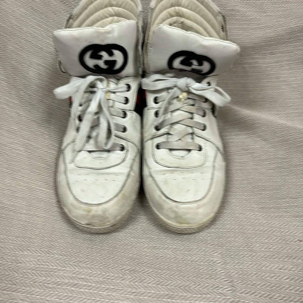 Men’s size 40 tennis